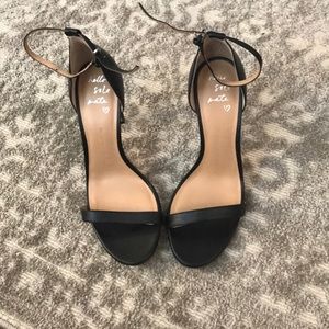 Banana republic heels! Never worn.